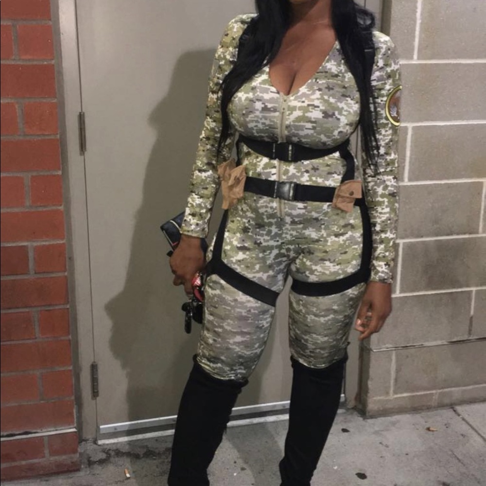 HALLOWEEN COSTUME